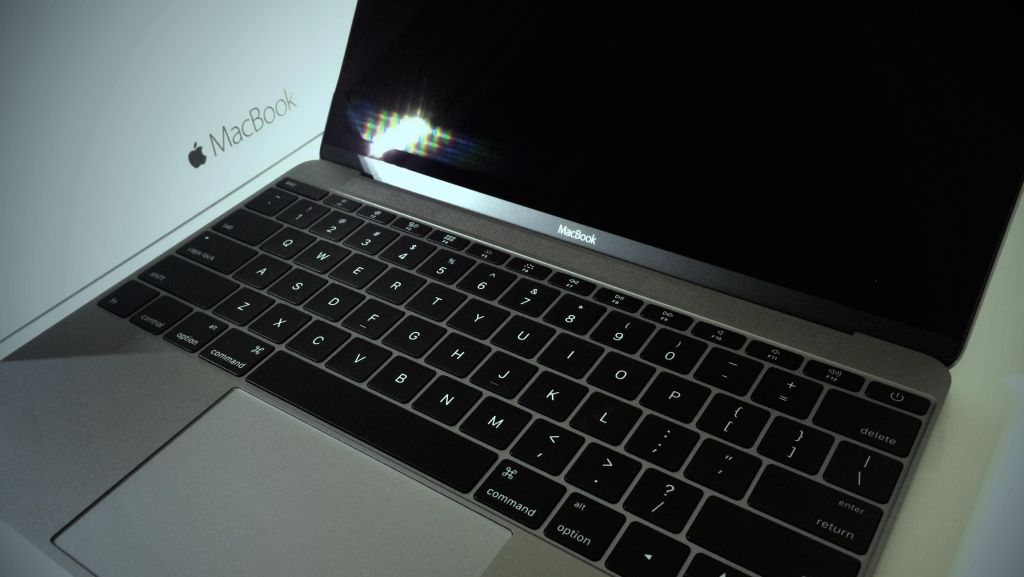 新型MacBookがきた！ので、開封の儀。